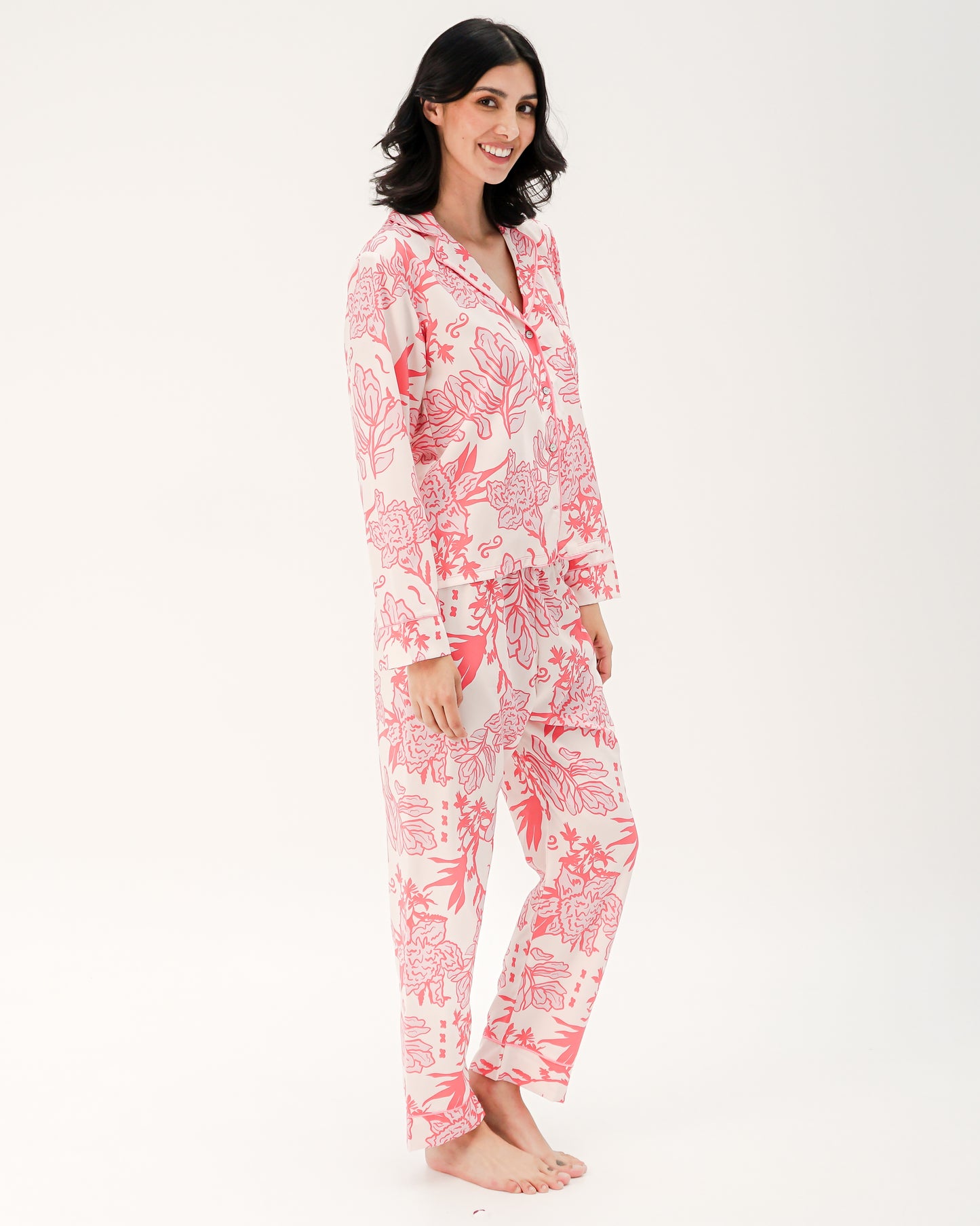 Nuevo: Pijama para mujer Emiliana: Pantalón y Blusa Larga. Seda Fria