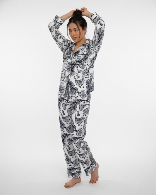 Nuevo: Pijama para mujer Josefa: Pantalón y Blusa Manga Corta, Seda Fria.