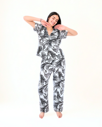 Nuevo: Pijama para mujer Josefa: Pantalón y Blusa Manga Corta, Seda Fria.